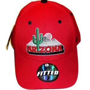 Arizona Wildcats Zephyr Mens Red Fitted hat cap sz. 7 Desert Logo New Tags Ncaa